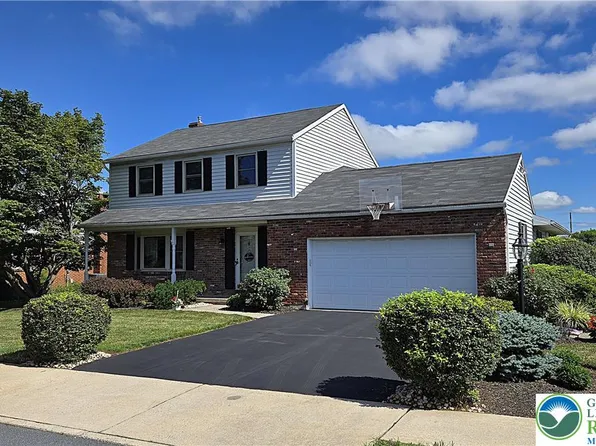 1923 Belleview Dr, Whitehall, PA 18052