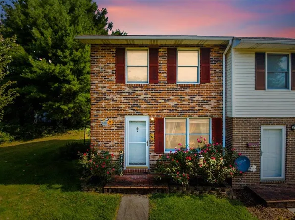 660 N 3rd St, Wytheville, VA 24382
