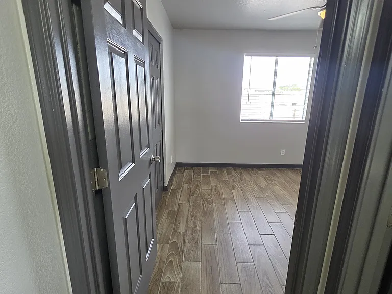 1462 E 28th Ave #4 — Photo 40