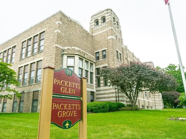 101 Packetts Gln #101, Fairport, NY 14450