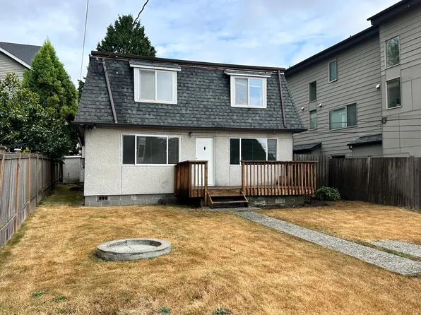 3910 NE 51st St, Seattle, WA 98105
