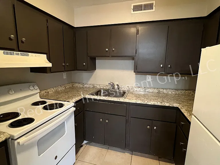 Move In Special 1 & 2 Bedrooms Available Minutes from the River — Photo 17