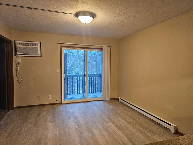 5022 E Riverside Blvd — Photo 6