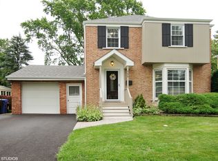 305 N Russel St, Mount Prospect, IL 60056
