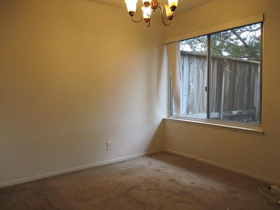 5th image of 3728 Fairfax Way