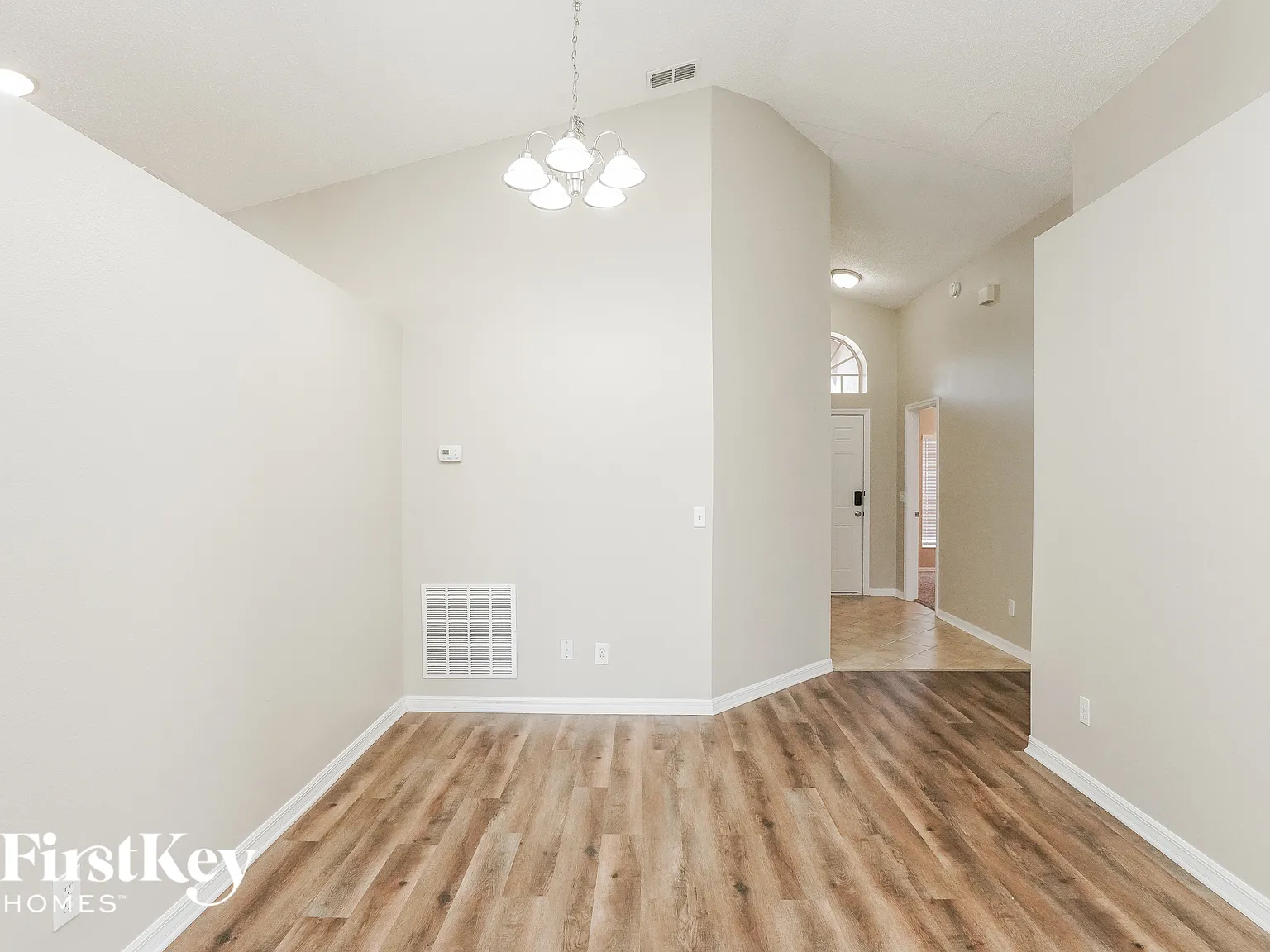 4 bed, 2.0 bath, 1524 sqft, $2,375 — Photo 4