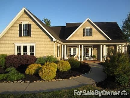 1st image of 745 Oakwood Ln