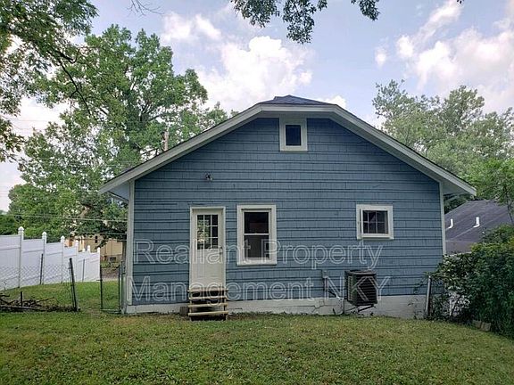 2nd image of 517 Grand Ave