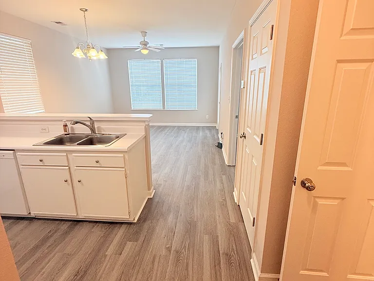 1306 River Oaks Dr #3F — Photo 24