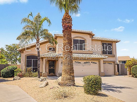 2nd image of 19424 N 33rd Pl
