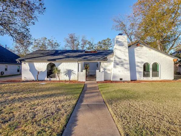 10127 Ravenswood Rd, Granbury, TX 76049