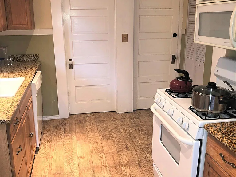 2853 SW Greenway Ave #LOWER LEVEL — Photo 19