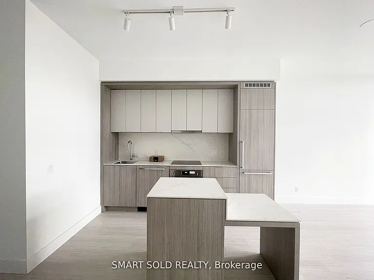 625 Sheppard Ave E #720 — Photo 4