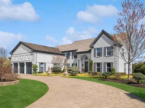 2330 Mohawk Ln, Glenview, IL 60026