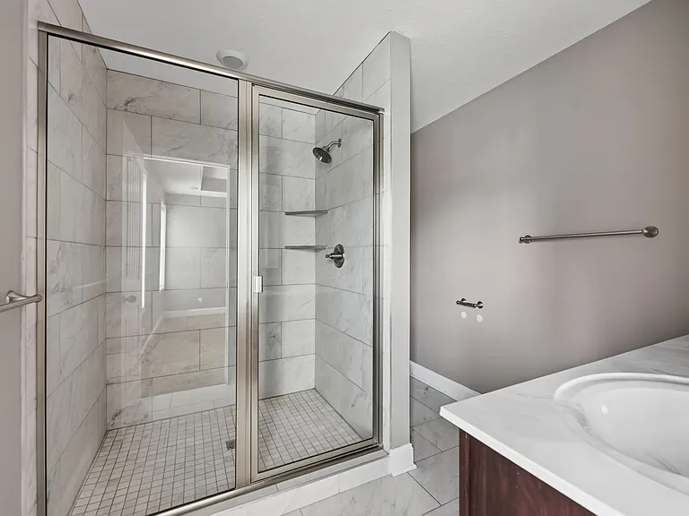 207 Geneva Ln — Photo 24