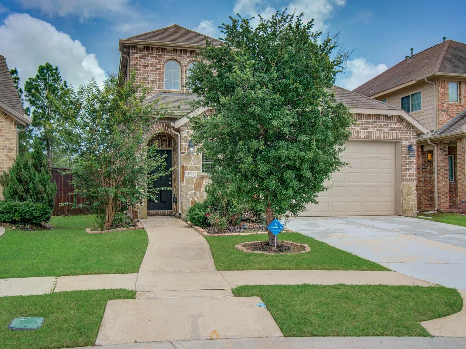 4 bed, 2.5 bath, 2575 sqft, $2,950 — Photo 3