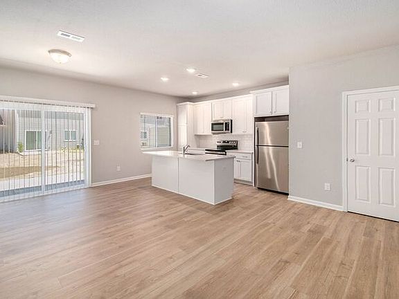 3rd image of 4665 Glen Haven Dr SE