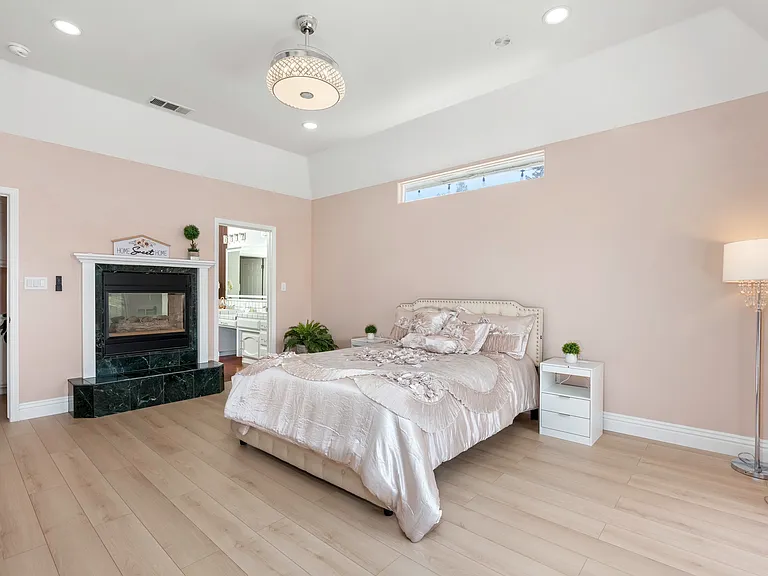 8301 Waterfield Dr — Photo 22