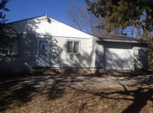 925 SE Wear Ave, Topeka, KS 66607