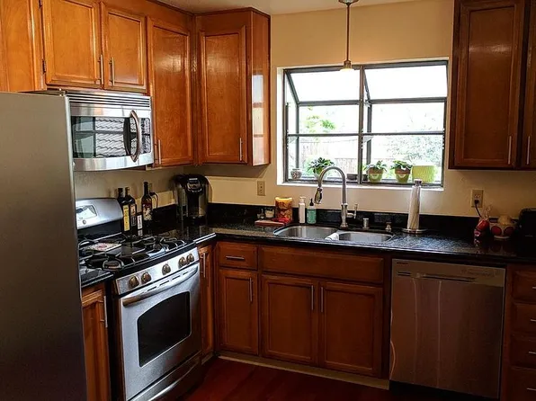 70 Aronia Ln, Novato, CA 94945
