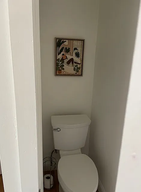 Studio, $800 — Photo 2