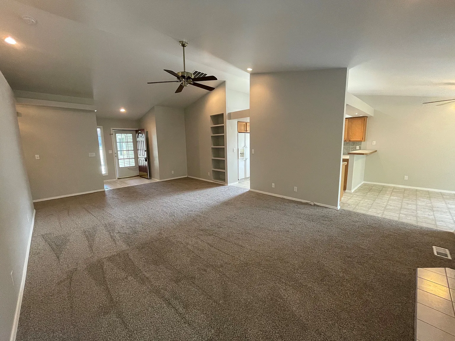 3 bed, 1527 sqft, $2,400 — Photo 4