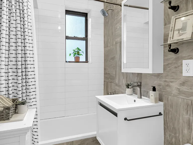61 Martense St #1H — Photo 7