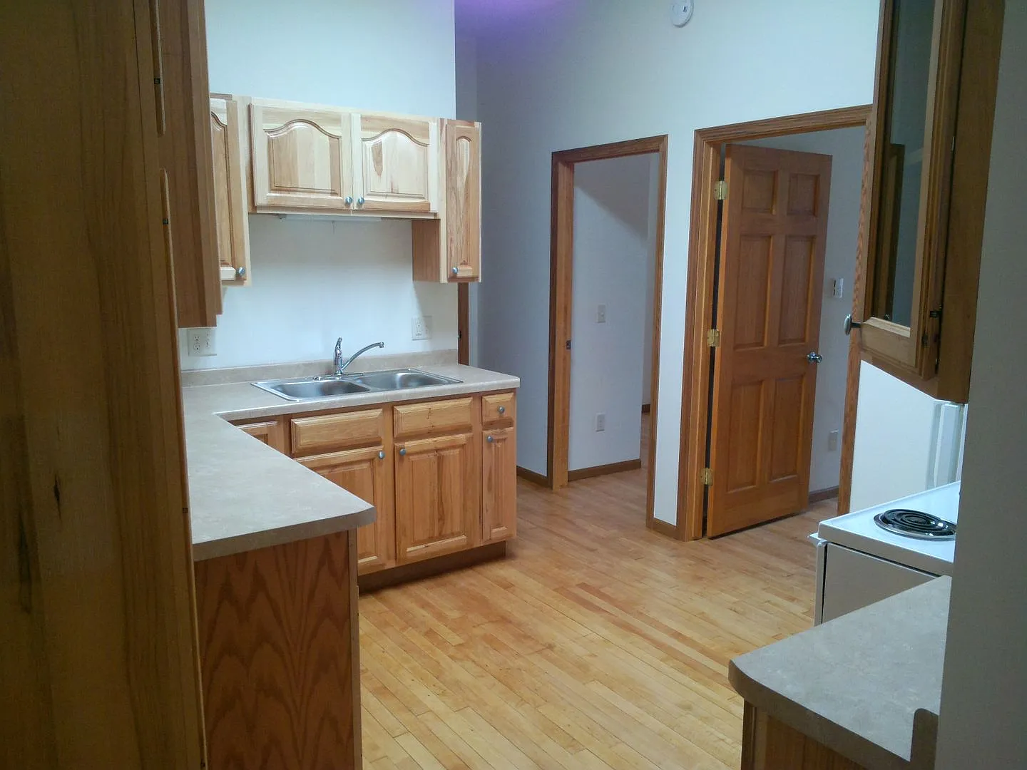 2 bed, 900 sqft, $980 — Photo 2