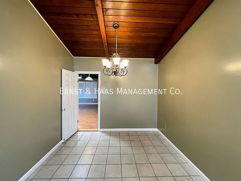 1957 San Francisco Ave #2 — Photo 10