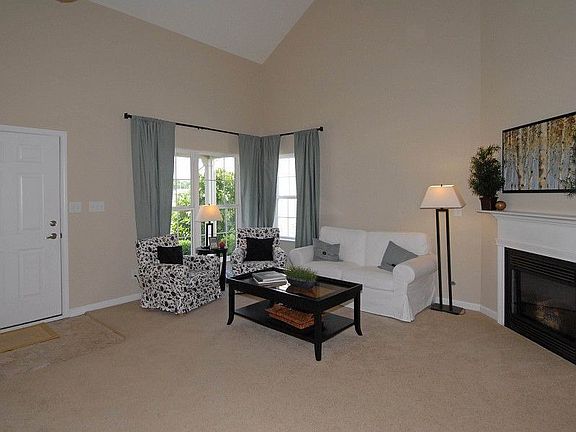 4th image of 7021 Harness Lakes Dr