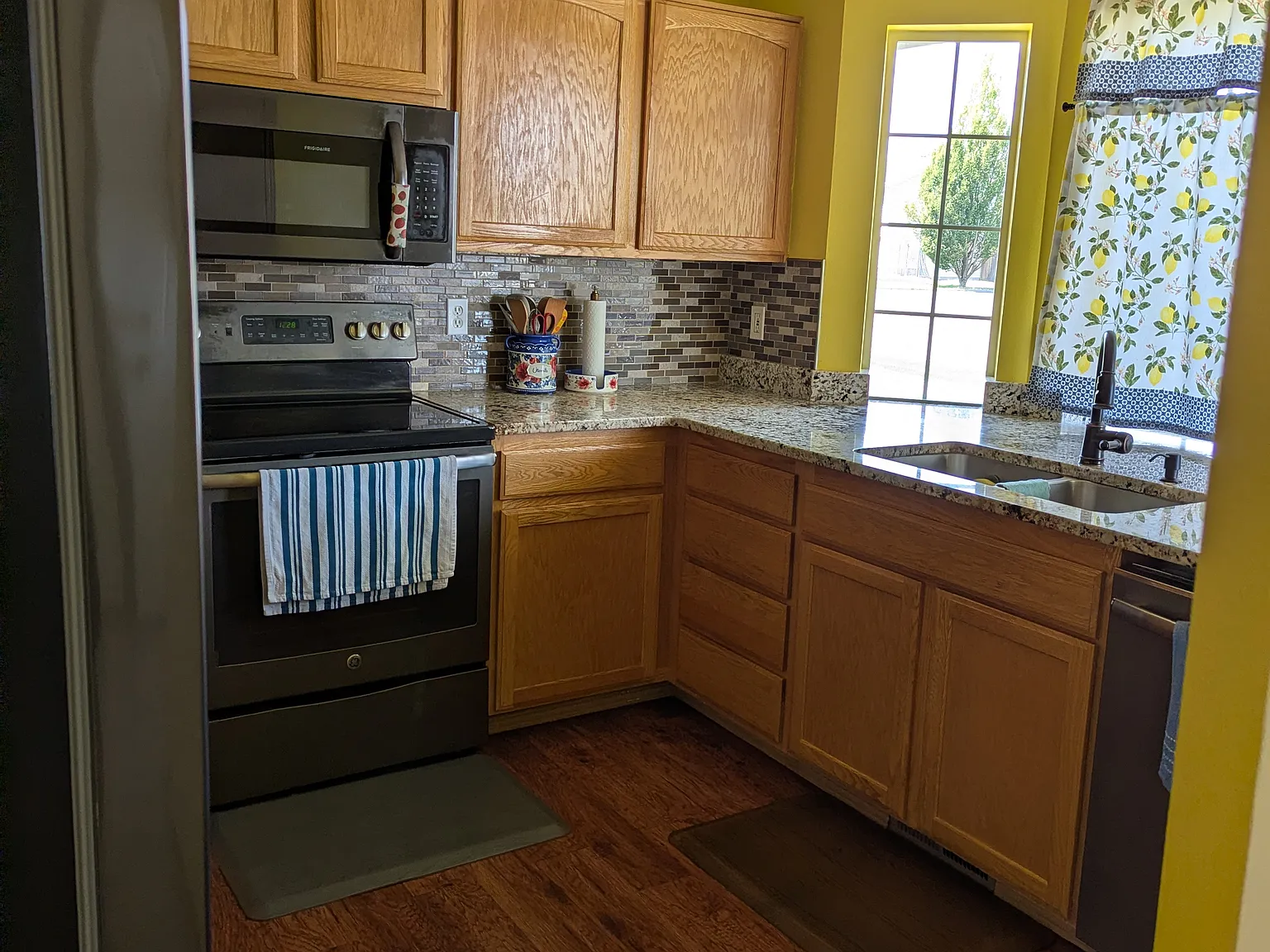 4 bed, 3.5 bath, 2169 sqft, $3,000 — Photo 4