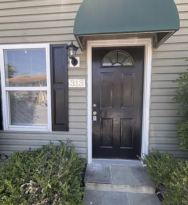 1st image of 313 Avon Ct