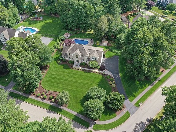 4th image of 15 Saddle Ridge Rd