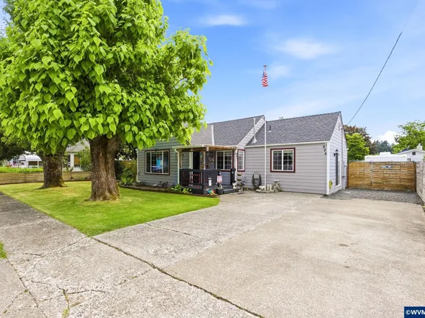 924 7th Ave, Sweet Home, OR 97386