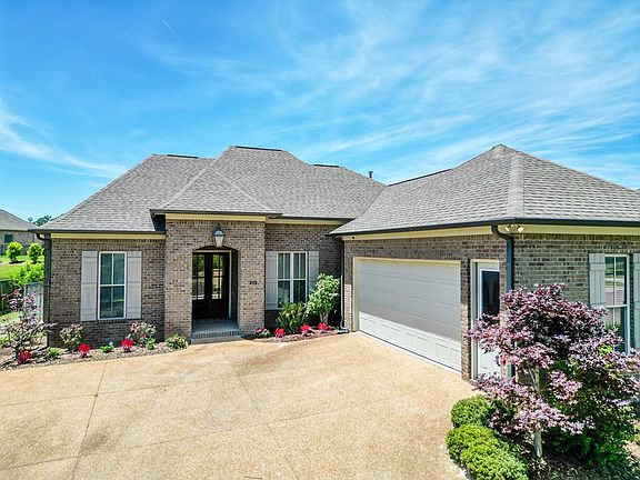 4th image of 216 Persimmon Ln