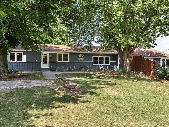 5th image of 485 Chinook Dr