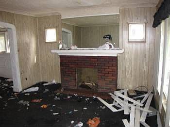 2nd image of 10014 Pinehurst St