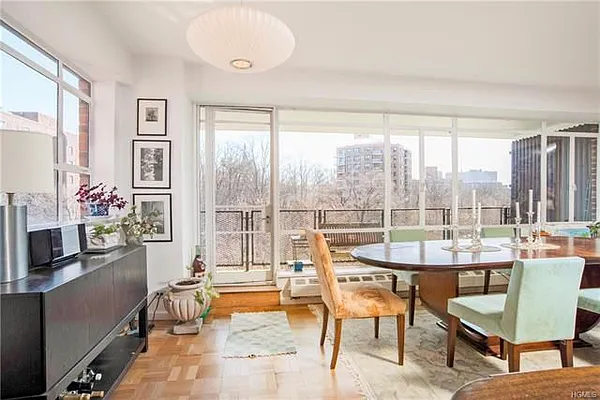 Sold by Douglas Elliman | media 24