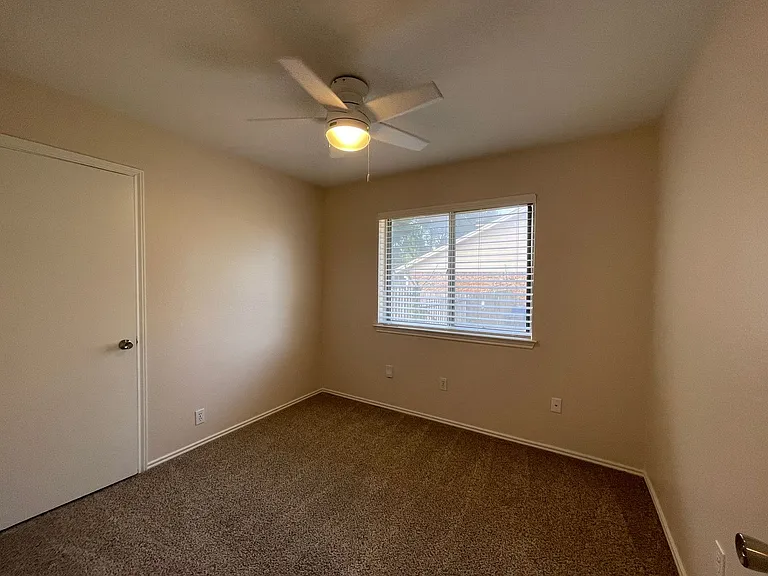 2916 Kathleen Ln — Photo 28