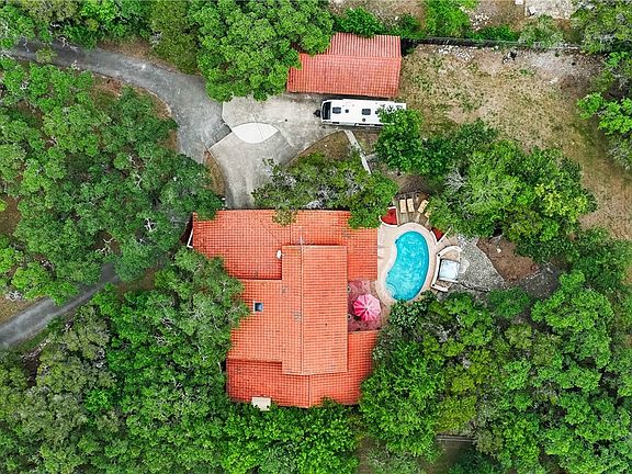 5th image of 3980 Beckwood Dr