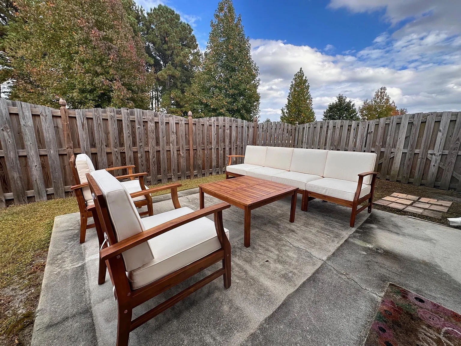 223 Walton Dr — Photo 4