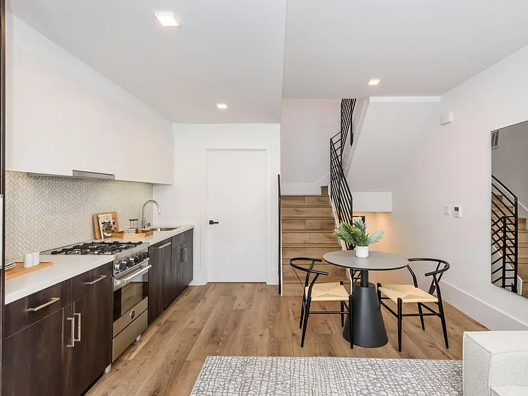 1288 Howard St #330 — Photo 6