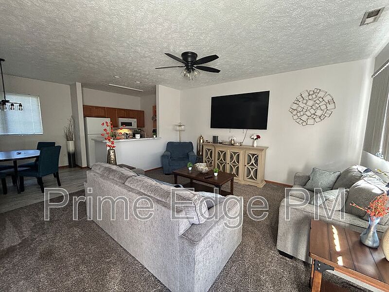1st image of 6241 Holdrege St #6