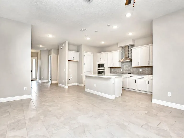 2941 Voyager Ave — Photo 10