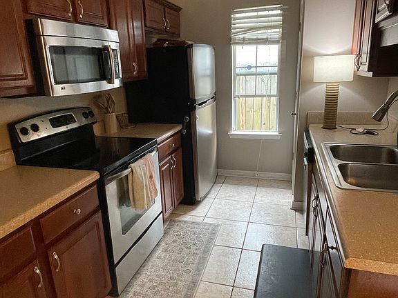 3rd image of 1114 N Hayne St