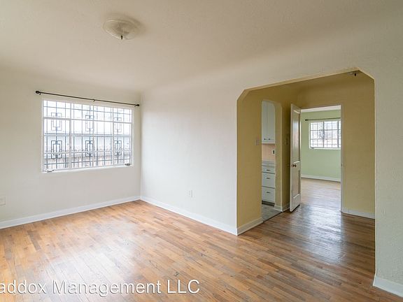 3rd image of 310 Buena Vista Dr SE