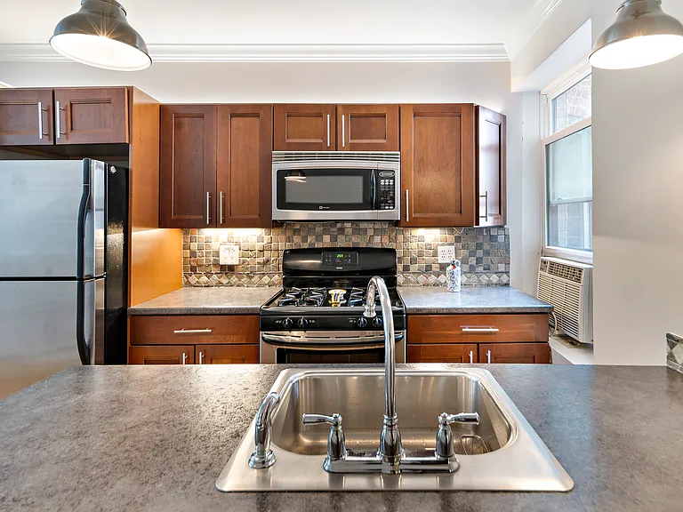 19 Revere St #1 — Photo 12