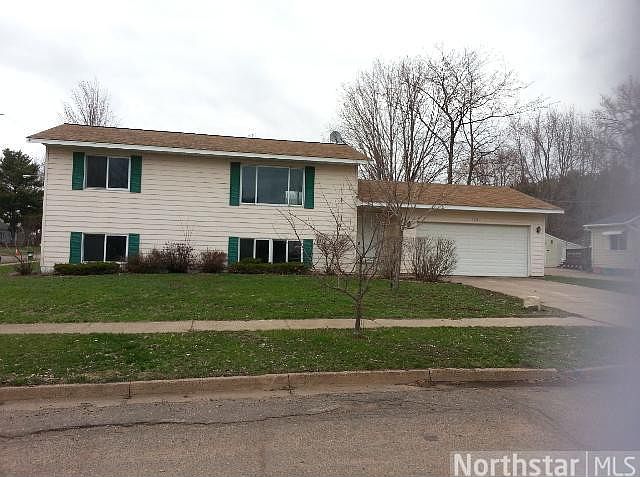 1st image of 135 1st Ave SE