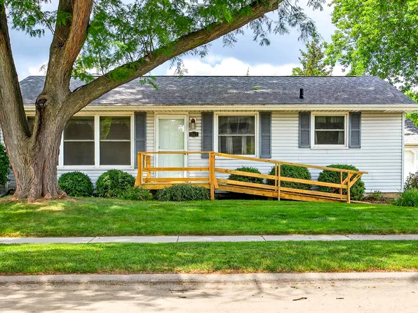 1500 E Coolidge Ave, Appleton, WI 54915