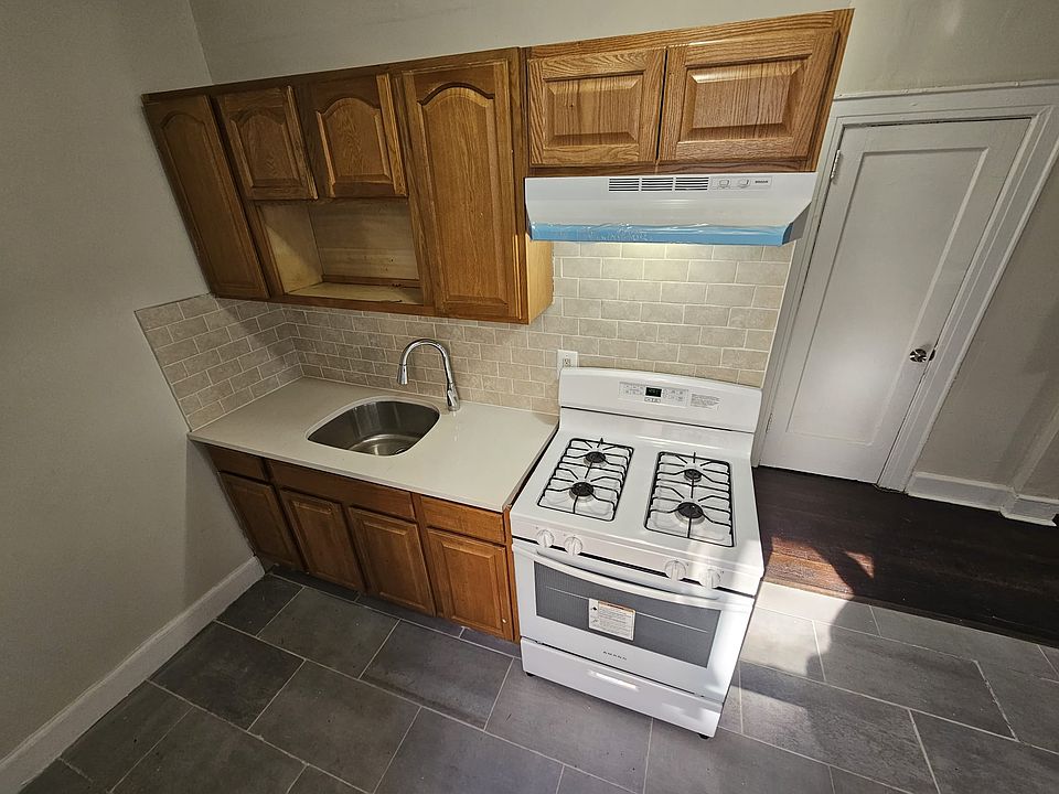 1st image of 691 Elizabeth Ave #2C